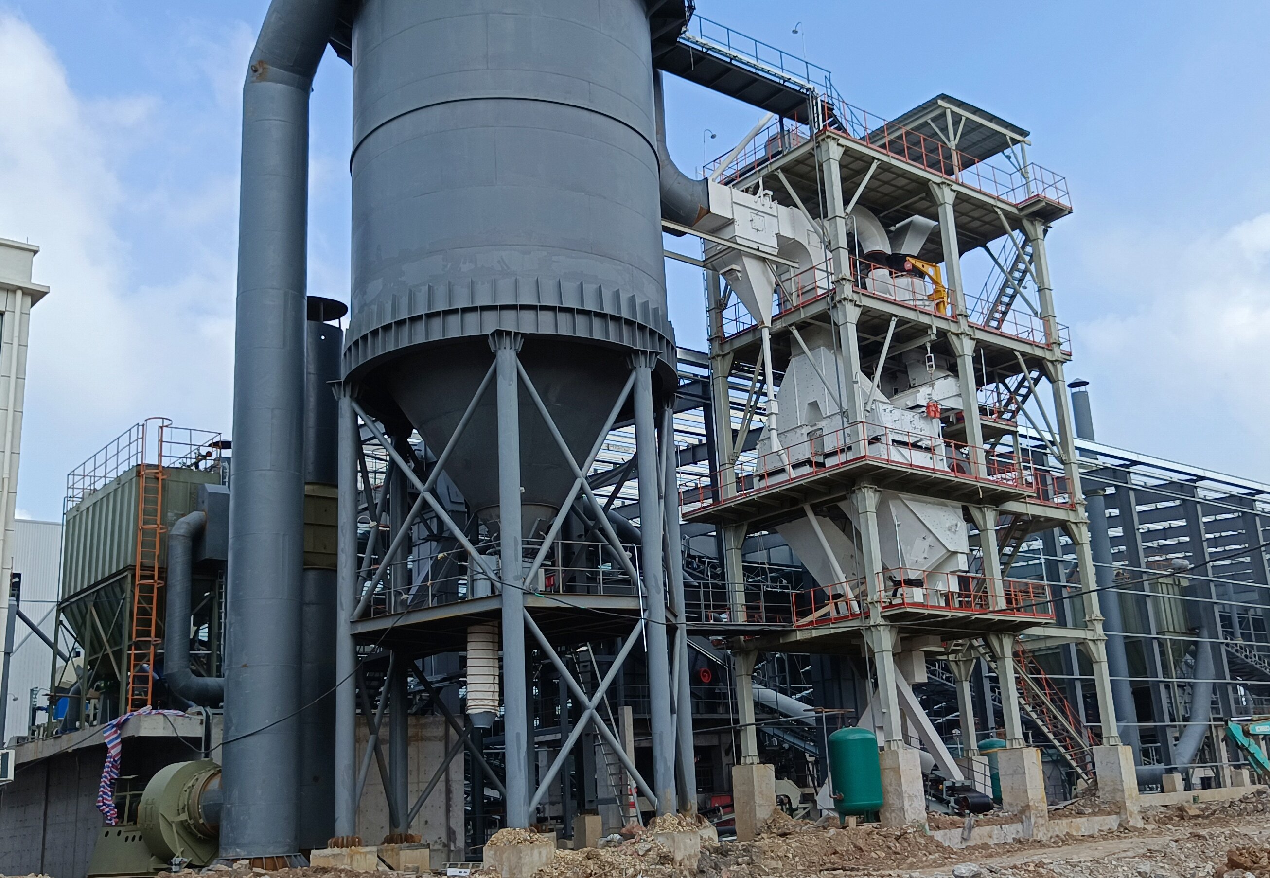 告別水洗與泥餅煩惱！干式制砂樓開啟環(huán)保制砂新范式